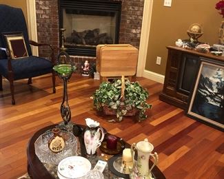 Porcelain pottery and pretty smalls