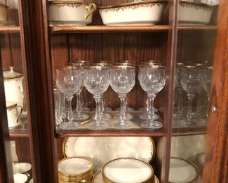 Lenox eclipse pattern. Service for 16
Absolutely gorgeous