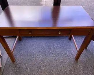 One drawer desk