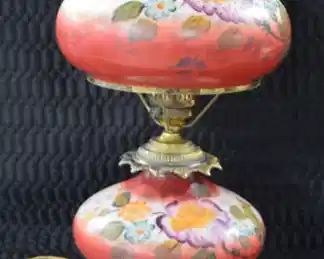 GWTW Style Lamp w/Purple Flower