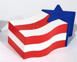 AVON PATRIOTIC 4TH OF JULY SALT PEPPER SHAKERS FLAG