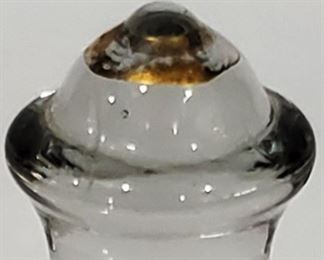 GLASS BOTTLE STOPPER WITH GOLD TRIM