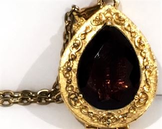 GOLDETTE COMPARTMENT LOCKET NECKLACE