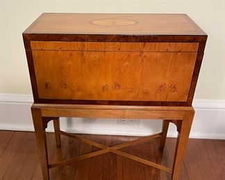 Vintage Baker English Hepplewhite Style Kingwood & Satinwood Lap Writing Desk
