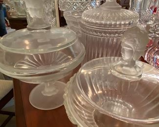 Duncan & Miller artistic glass bowls with decorative Three-Face handles on the lids, 1930s