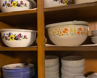 Tons of Mixing Bowls with Lids
