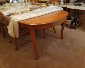 FRENCH PROVINCIAL DINING TABLE