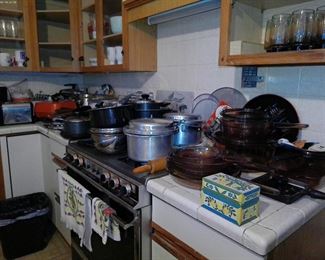 VINTAGE KITCHENWARE, PRESSURE COOKERS, CORNING VISIONS, POTS AND PANS