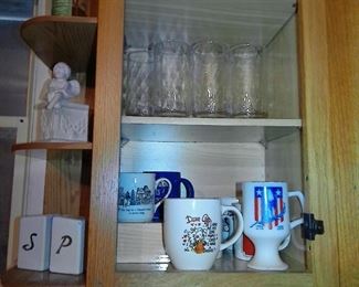 VINTAGE GLASSES AND MUGS