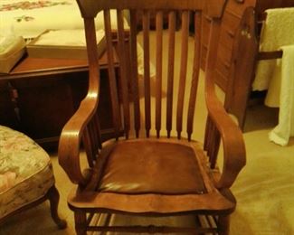 ROCKING CHAIR