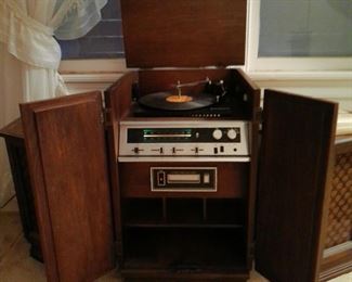 STEREO/8 TRACK/RADIO CONSOLE