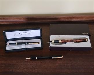 VINTAGE FOUNTAIN PENS