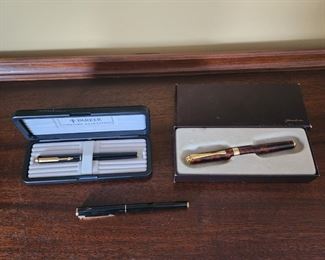 VINTAGE FOUNTAIN PENS