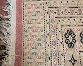 VINTAGE HANDMADE RUG