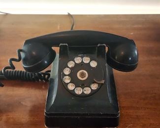 VINTAGE METAL ROTARY PHONE