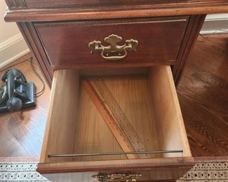 VINTAGE CHIPPENDALE MAHOGANY DESK