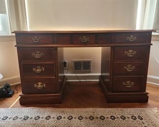 VINTAGE CHIPPENDALE MAHOGANY DESK