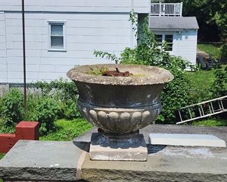 CONCRETE URN PLANTER