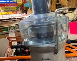 BREVILLE COMPACT JUICER