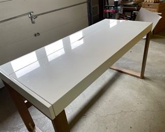 CB2 SLIDING CHAMBER DESK