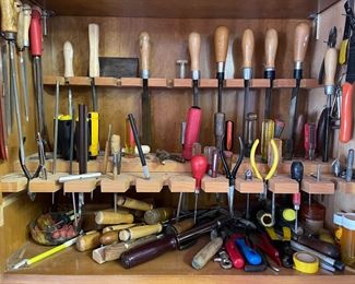 COLLECTION OF ANTIQUE AND VINTAGE WOODWORKING TOOLS