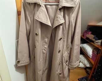 RAIN COAT BY JONES NEW YORK