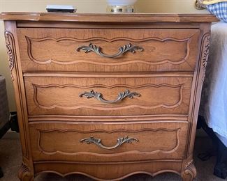 VINTAGE 3 DRAWER NIGHT STAND