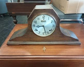 Vintage mantle clock