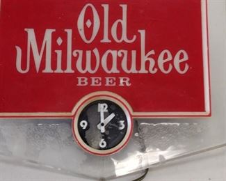 vintage old Milwaukee beer clock