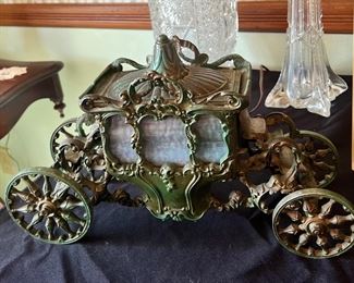 Vintage Coronation Parlor Lamp Horse Coach Carriage with Slag Glass