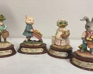 IR6054 The Leonardo Collection 4 Little Nook Village Characters