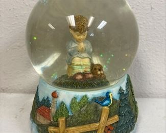 IR6066 Berta Hummel Silent Praye Water Ball Globe BH1013 working music