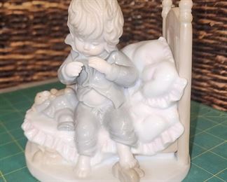 IR9034 DOLFI Handed Painted Lisa Martin Sleepy Boy figurine