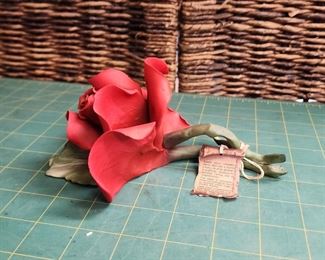 IR9053 Capodimonte Hand Made Vintage Porcelain Rose with Stem