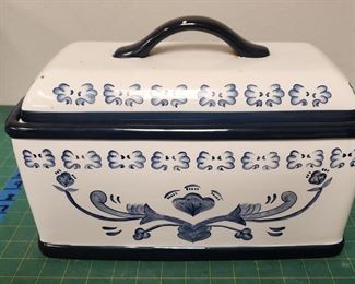IR9113 Lillian Vernon Chinoiserie Bread Box Made in China