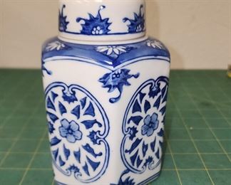 IR9117 Vintage Chinese Chinoiserie Floral Hexagon Shape 6 Ginger Jar w Lid