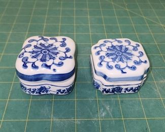 IR9117 Vintage Chinoiserie Floral Hexagon and Heart Trinket Boxes Made in China