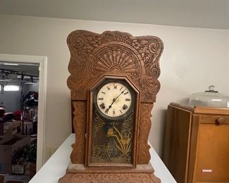 antique mantle clock 