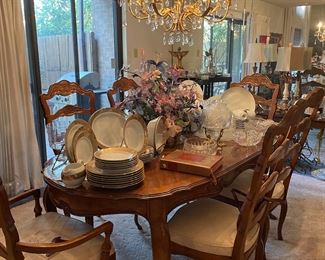 Formal dining table, leaf and six chairs 