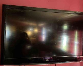 LG Flatscreen T.V. Read Description 