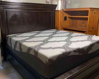 Tall Wooden King Sized Bed Frame 