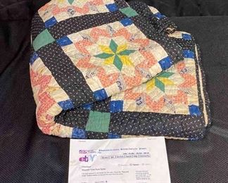 Vintage Quilt With 3000 Pieces 