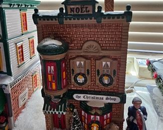 Dept 56 Snow Village Series The Christmas Shop 5097-1991