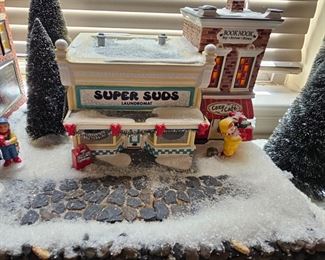 Dept 56 55006 Super Suds Laundromat