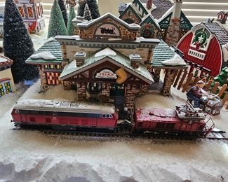 Dept 56 55331 The Original Snow Village Lighted Train Station