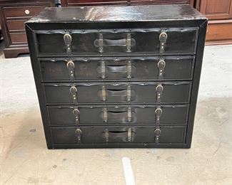 medium size chest of drawers