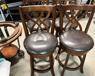4 matching bar stools
