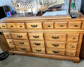 Vintage Maple dresser by Flanders, dove tail drawers 58x18x32 $175