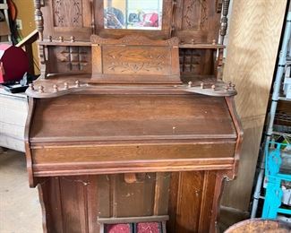 FREE Project pump organ. Plan was to convert to a bar.