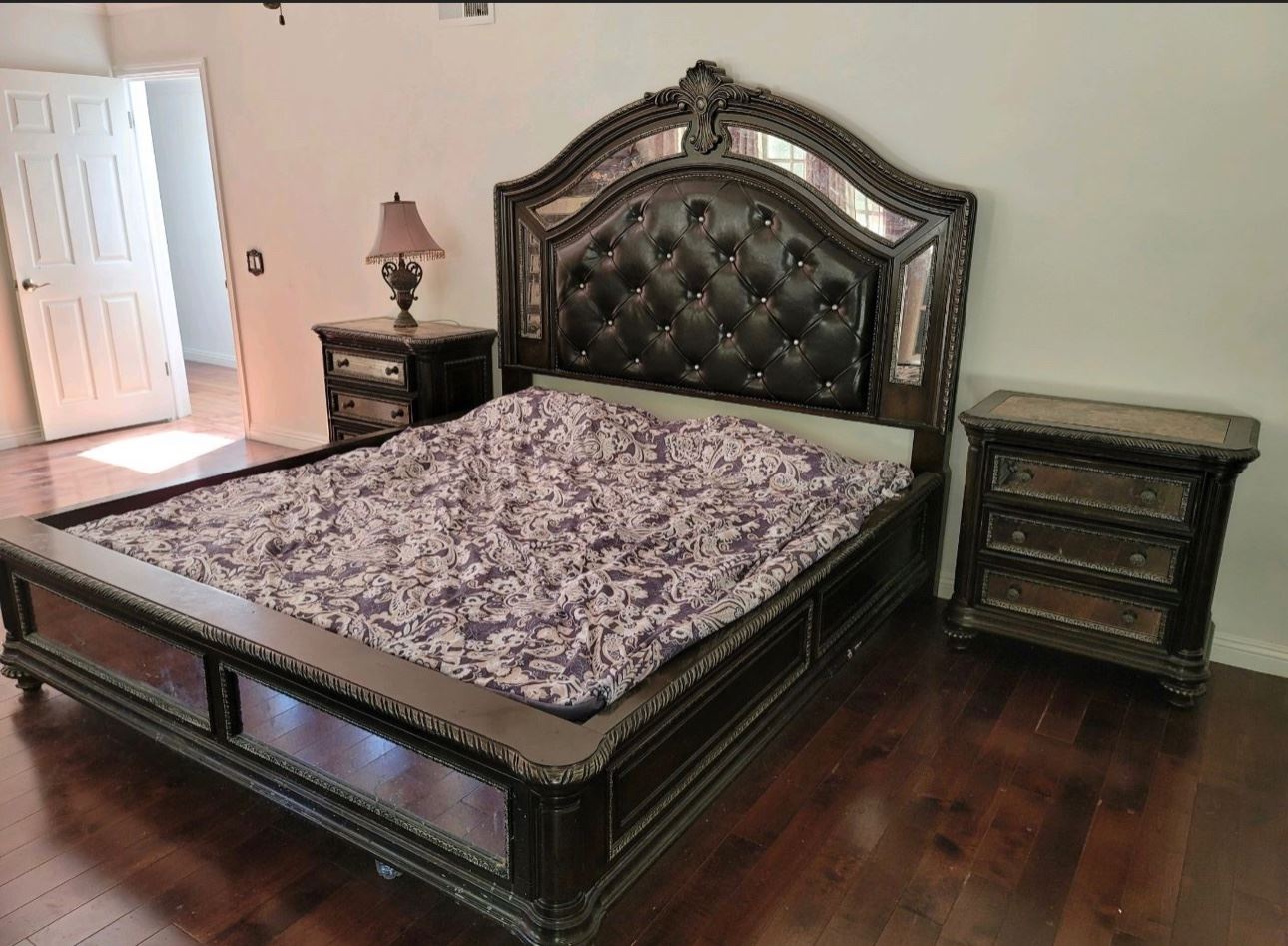 Tarzana Estate Sale starts on 8/4/2023